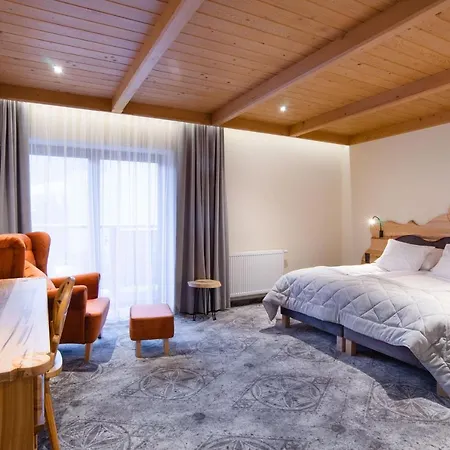 Krupowki 13 - Sabala לינה וארוחת בוקר 4*